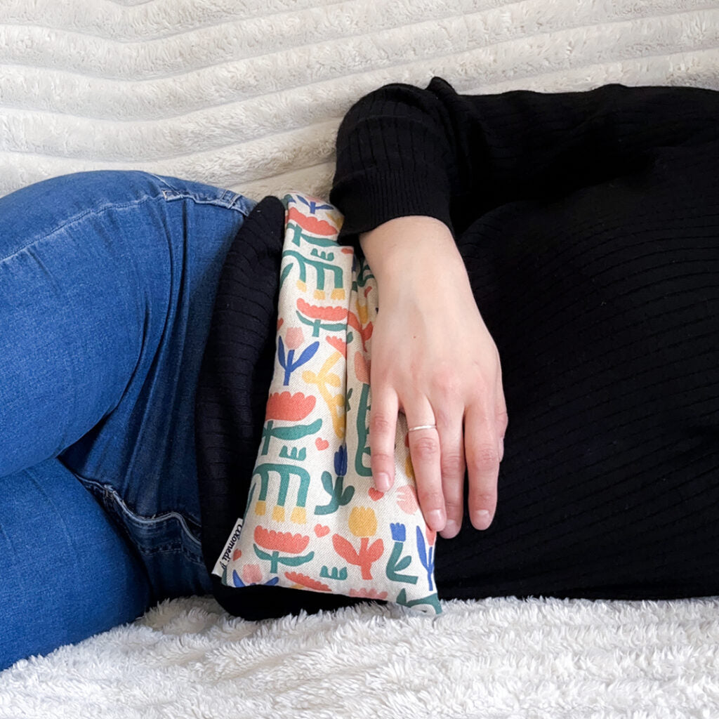 Heating pad with wheat kernels and lavender