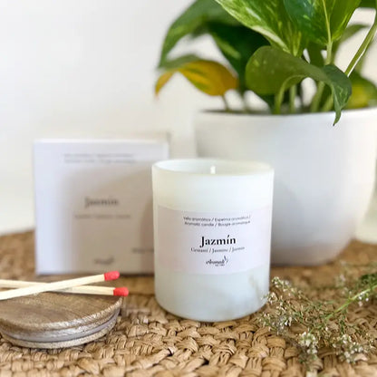 Sojaduftkerze mit natürlichen ätherischen Ölen