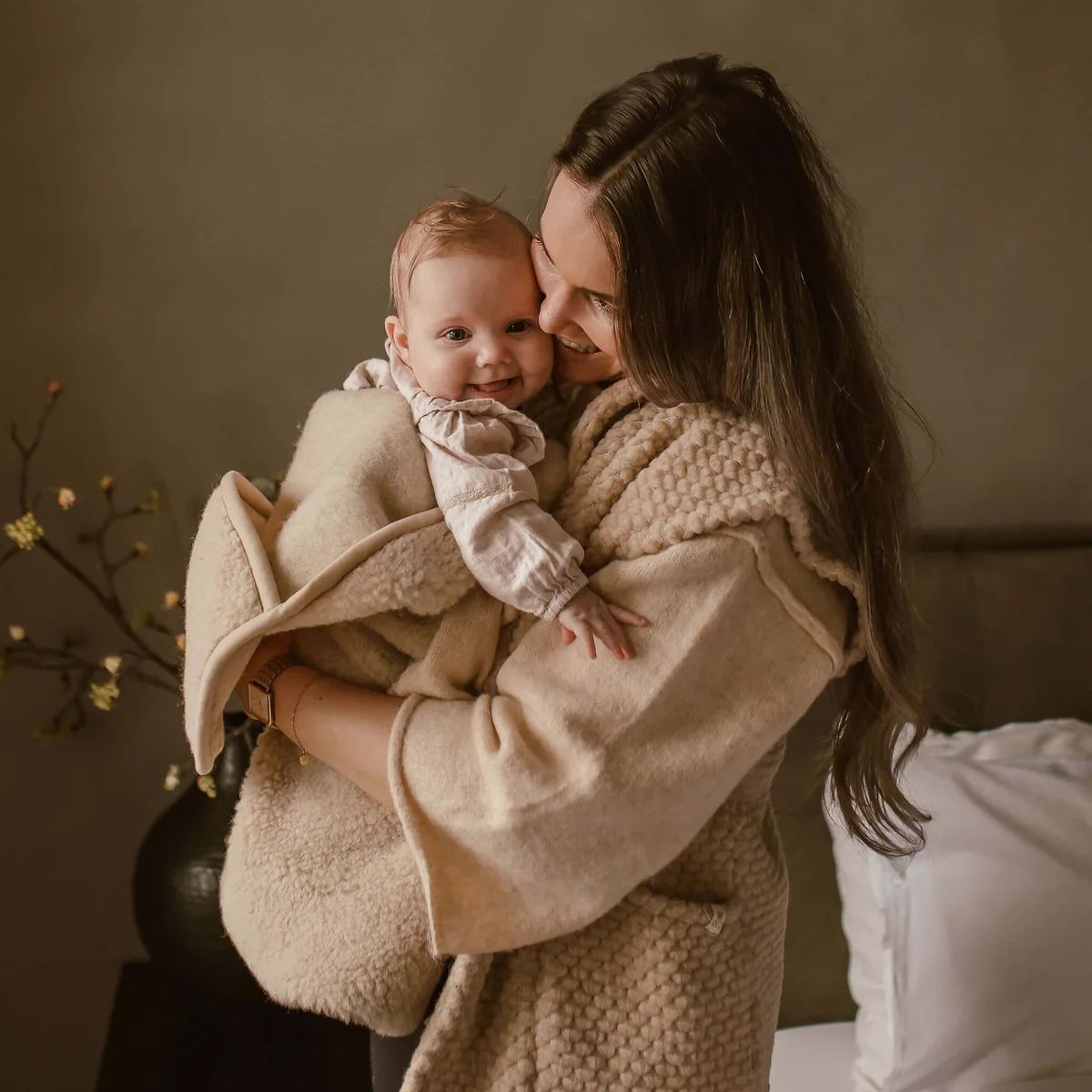 Baby blanket wrap with hood in 100% merino wool